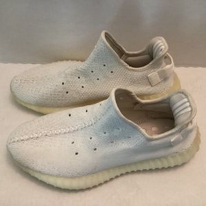 Yeezy sneaker white size 9 1/2 use